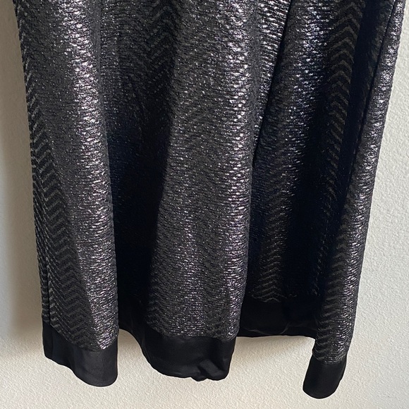 Roz & Ali Petite Shimmering Black Sleeveless Mini Dress - Picture 4 of 11